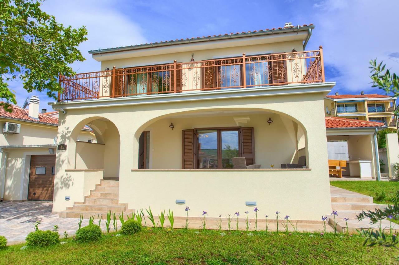 Villa Toic By The Seaside With Beautiful Seaview Čižići Exterior foto