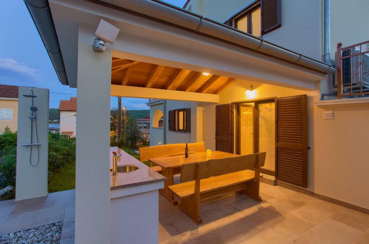Villa Toic By The Seaside With Beautiful Seaview Čižići Exterior foto
