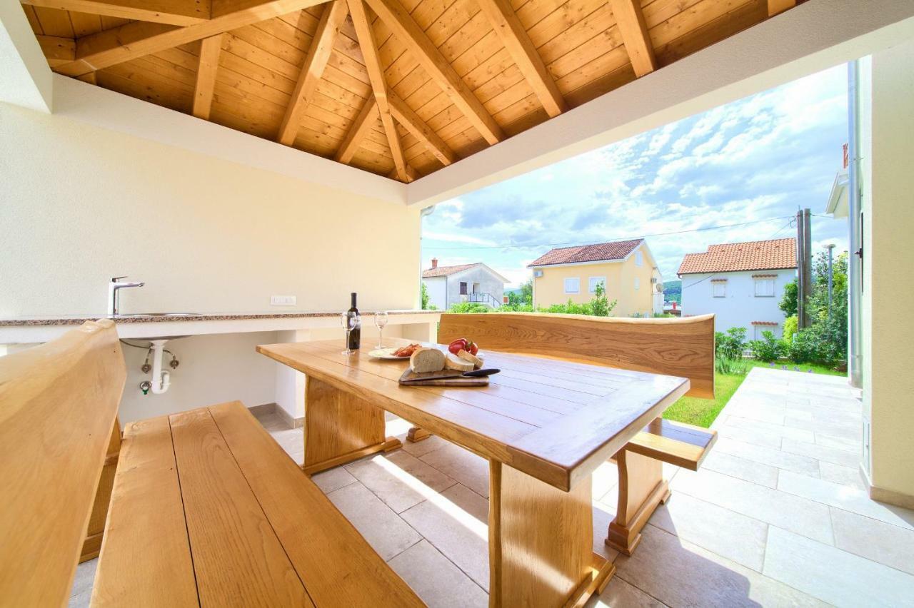 Villa Toic By The Seaside With Beautiful Seaview Čižići Exterior foto