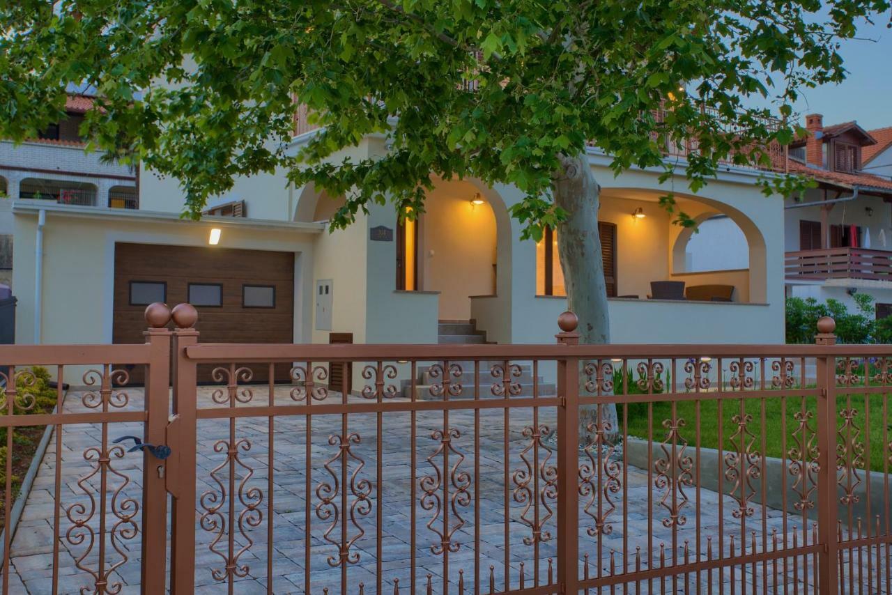 Villa Toic By The Seaside With Beautiful Seaview Čižići Exterior foto