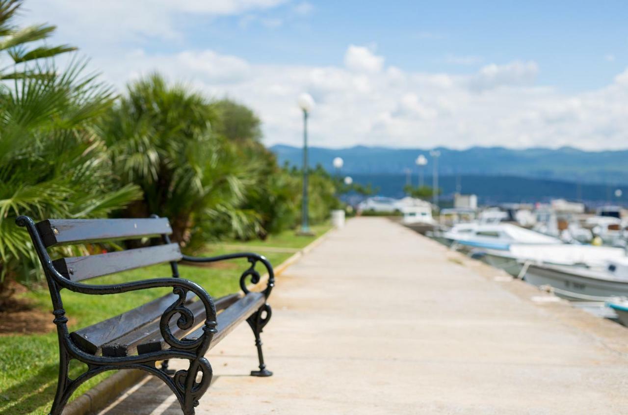 Villa Toic By The Seaside With Beautiful Seaview Čižići Exterior foto