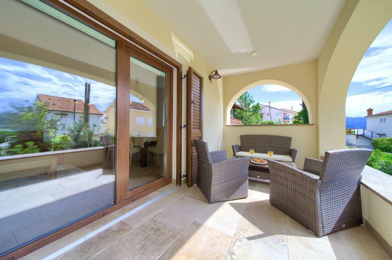 Villa Toic By The Seaside With Beautiful Seaview Čižići Exterior foto