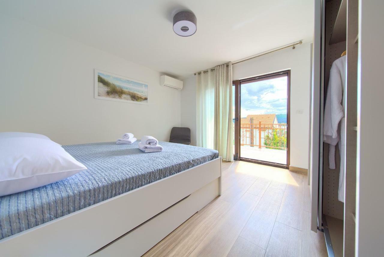 Villa Toic By The Seaside With Beautiful Seaview Čižići Exterior foto